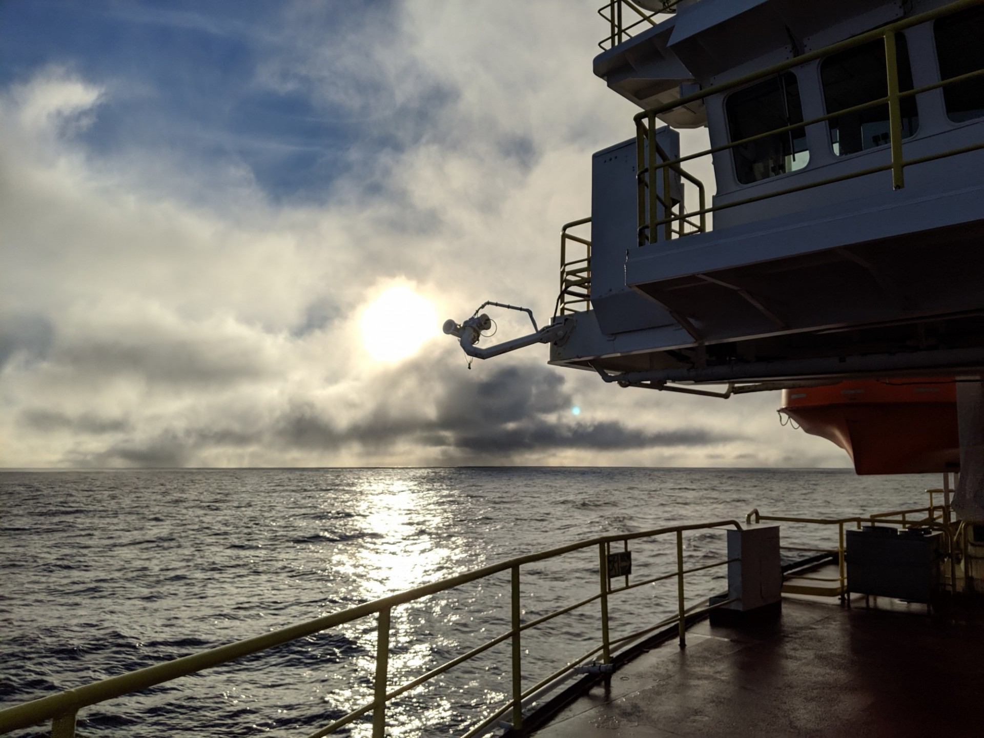 The Southern Ocean viewed from the R/V JOIDES Resolution